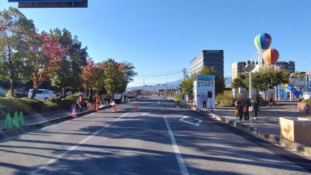 佐久平ハーフマラソン2026 スタート地点のゲート